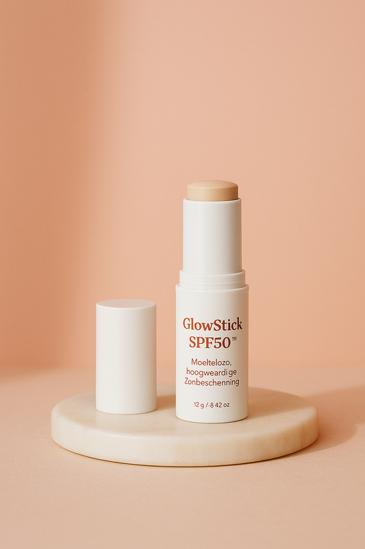 Minerale zonnebrand stick SPF50 zonder tint TestedByHer - luxe witte verpakking